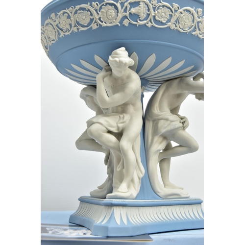 233 - A BOXED WEDGWOOD MASTERPIECE COLLECTION LIMITED EDITION PALE BLUE JASPERWARE MICHELANGELO BOWL, no.7... 