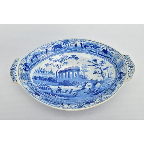 250 - AN EARLY 19TH CENTURY SPODE EARTHENWARE BLUE AND WHITE TRANSFER PRINTED CARAMANIAN SERIES OVAL PEDES... 