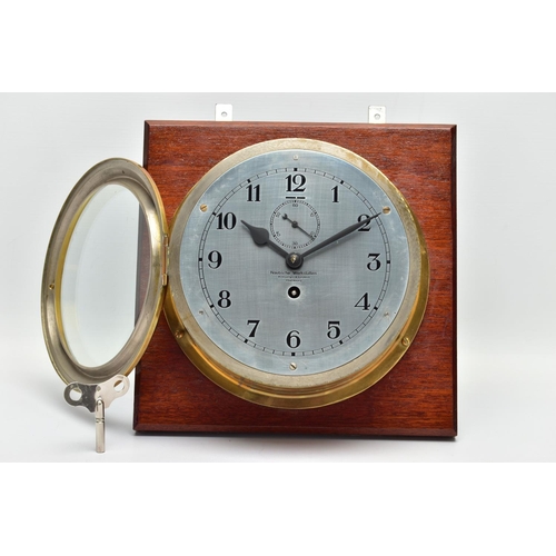 281 - A FIRST HALF 20TH CENTURY GERMAN BRASS CASED MARINE TIME PIECE BY KREUZIGER & LEUTERT OF HAMBURG, th... 