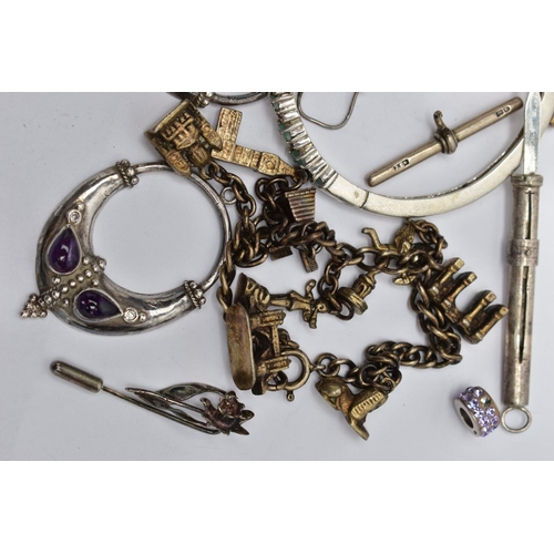 113 - A SELECTION OF SILVER, YELLOW AND WHITE METAL JEWELLERY ITEMS, to include a silver fancy link chain ... 