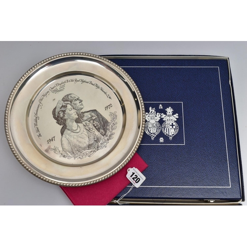 120 - A BOXED COMMEMORATIVE 'ROYAL ANNIVERSARY SILVER PLATE' , commemorating the silver wedding anniversar... 