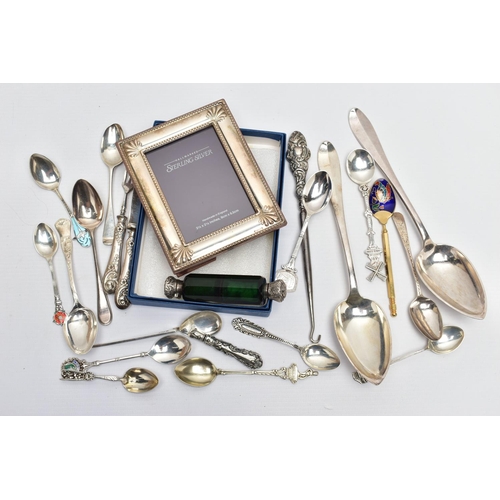 102 - A SELECTION OF SILVER AND ASSORTED WHITE METAL CUTLERY AND FURTHER ITEMS, to include a silver teaspo... 