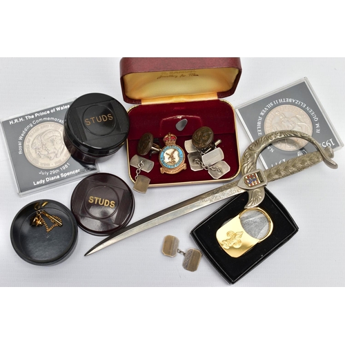 103 - ASSORTED CUFFLINKS AND COMMEMORATIVE COINS, to include two pairs of white metal chain link cufflinks... 