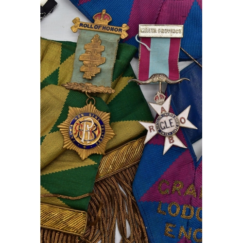 107 - AN ASSORTMENT OF MASONIC MEDALLIONS AND SASHES, to include a yellow metal 'Roll of Honor' enamelled ... 