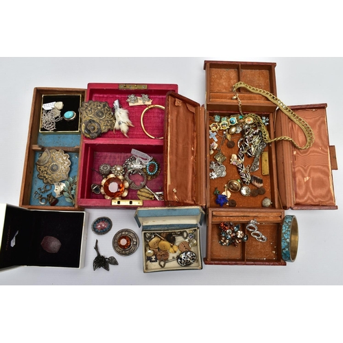 115 - A BOX OF ASSORTED ITEMS, to include a large Middle Eastern ornate white metal belt buckle with gold ... 