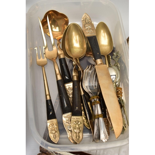 123 - A BOX OF ASSORTED CUTLERY AND PENS, to include a 'Walker & Hall Ltd' fish cutlery set, complete with... 