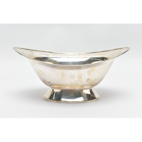 91 - AN EARLY 20TH CENTURY SILVER BON BON DISH, of oval design atop a tapered pedestal, hallmarked 'Josep... 