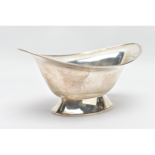 91 - AN EARLY 20TH CENTURY SILVER BON BON DISH, of oval design atop a tapered pedestal, hallmarked 'Josep... 