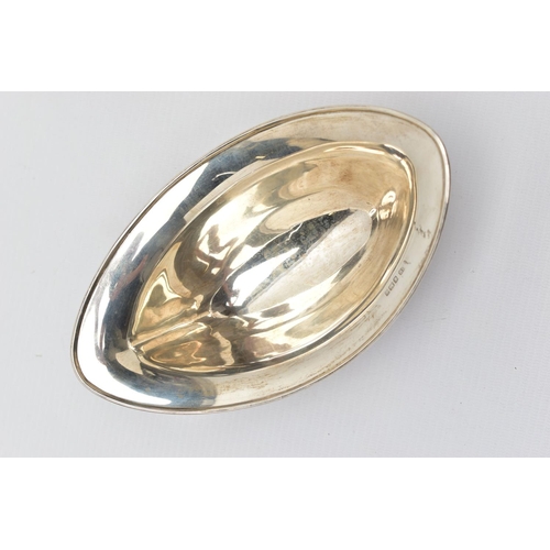 91 - AN EARLY 20TH CENTURY SILVER BON BON DISH, of oval design atop a tapered pedestal, hallmarked 'Josep... 