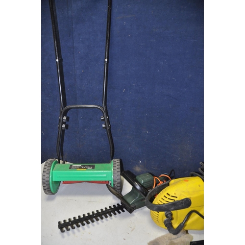 1268 - A SISTEMA X20 PRESSURE WASHER with lance and brush attachments along with a Black and Decker GT200 h... 