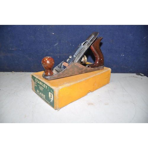 1276 - A STANLEY BAILEY No3 smoothing plane in original box