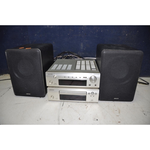 1317 - A DENON DCD-F102 MINI HI-FI SYSTEM with a pair of Denon SC-F102 speakers (PAT pass and working) and ... 