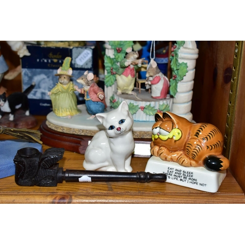 444 - A GROUP OF ORNAMENTS AND DECORATIVE CERAMICS, to include a boxed Border Fine Arts Classic pig and he... 