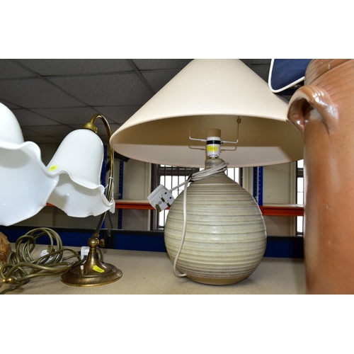 495 - FOUR TABLE LAMPS AND STONEWARE POT, to include two matching, adjustable, brass bedside lamps with wh... 