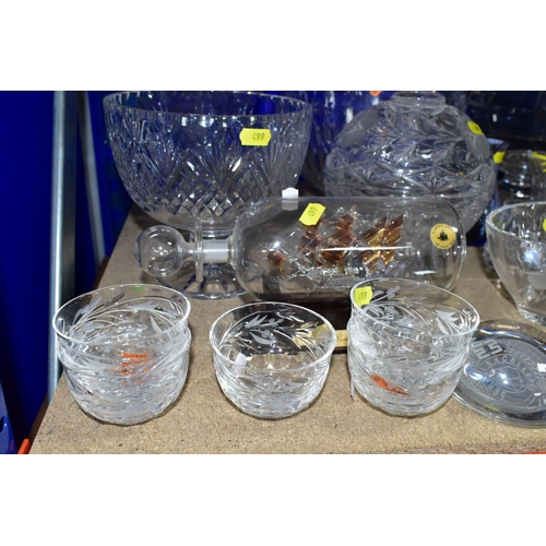 499 - TWENTY ONE PIECES OF CUT GLASS AND CRYSTAL, comprising five cut glass dishes, diameter 7.5cm, oval d... 