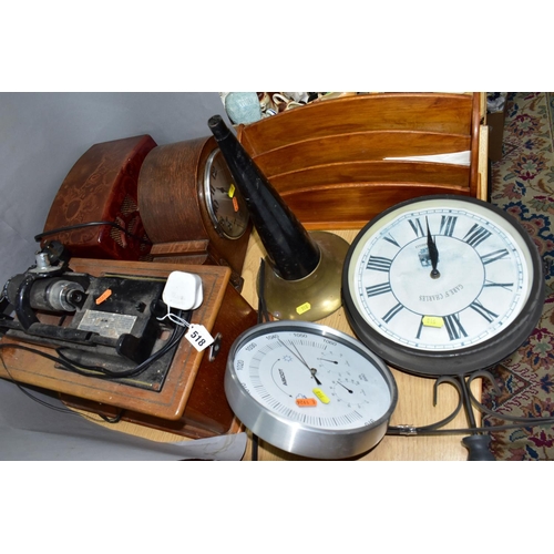 518 - A GROUP OF SUNDRY ITEMS, to include a twentieth century wooden cased mantel clock, a Steepletone vin... 