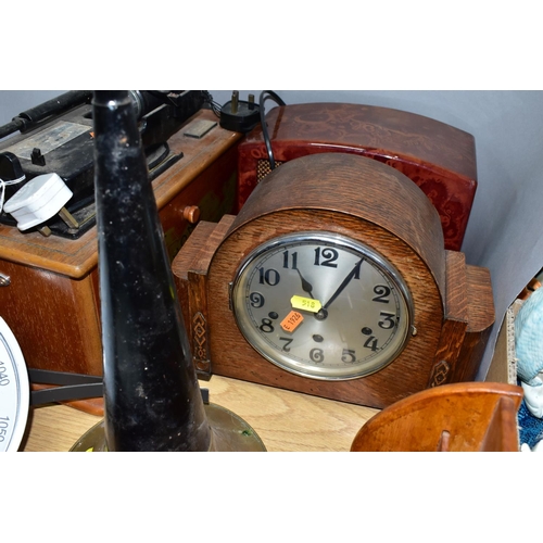 518 - A GROUP OF SUNDRY ITEMS, to include a twentieth century wooden cased mantel clock, a Steepletone vin... 