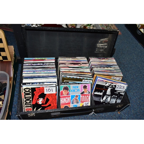 521 - A CASE OF MIXED VINYL SINGLES, a hard case of approximately two hundred and fifty records, mixed gen... 