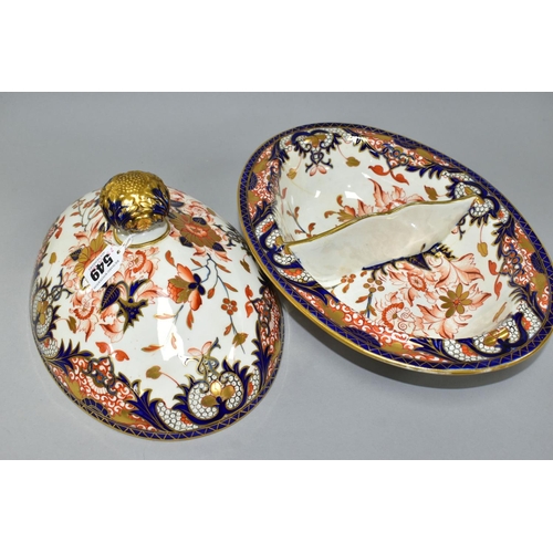 549 - AN EARLY 19TH CENTURY DERBY TUREEN AND COVER, in an Imari pattern, dish divided into two, foliate bl... 