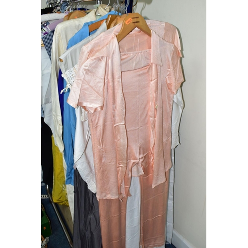 578 - LADIES VINTAGE CLOTHES AND SHOES ETC, to include a Horrockses swing dress size 14 and a cotton night... 