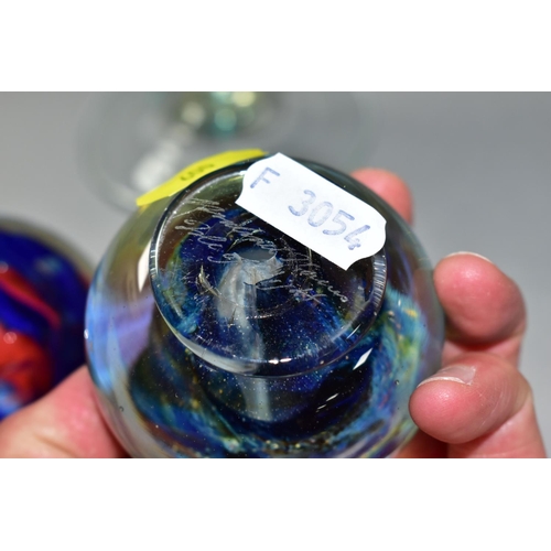 600 - TWO ISLE OF WIGHT PAPERWEIGHTS, SIGNED BY MICHAEL HARRIS TO THE BASES, approximate height 6cm, toget... 