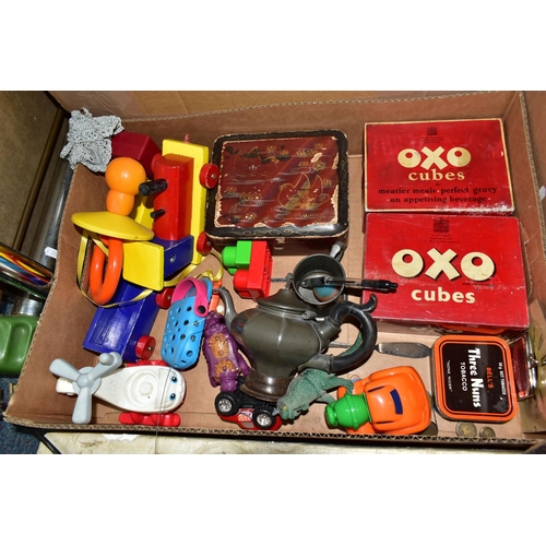 606 - THREE BOXES AND LOOSE SUNDRY ITEMS ETC, to include a boxed Pullin Optics slide projector in need of ... 