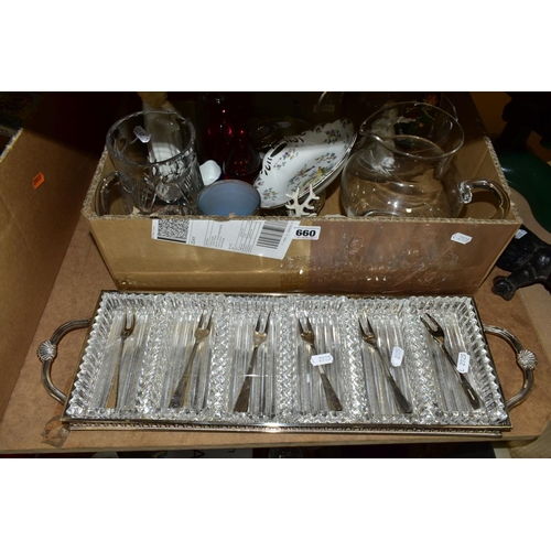 660 - ONE BOX AND THREE LOOSE ITEMS OF GLASSWARE AND HOUSEHOLD SUNDRIES, to include a set of six glass pic... 