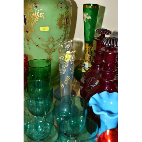 669 - A SELECTION OF GLASS WARES TO INCLUDE URANIUM GLASS ITEMS, with two finger bowls, jug and six glasse... 