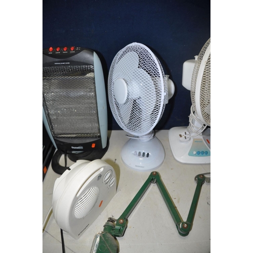 A COLLECTION OF ELECTRICAL ITEMS, to include a Pifco desk fan, Silvercrest  desk fan, Panasonic RXES2