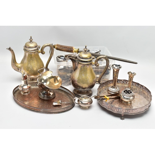 119 - AN ASSORTMENT OF CUTLERY AND TABLEWARE, knives with names to include 'Arthur Price', two serving tra... 