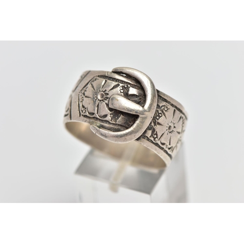 92 - A GENTS SILVER BUCKLE RING, with engraved floral design to the polished buckle, hallmarked 'V W A' B... 