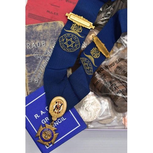 99 - A BOX OF ASSORTED WATCHES, CUFFLINKS, MEDALS AND COINS, to include a gents stainless steel, hand wou... 