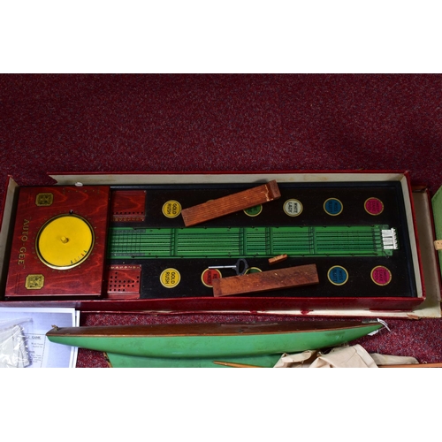 25 - A BOXED WELLS AUTO-GEE HORSE RACING GAME, c.1927, not tested, missing one horse and two pegs, but ot... 