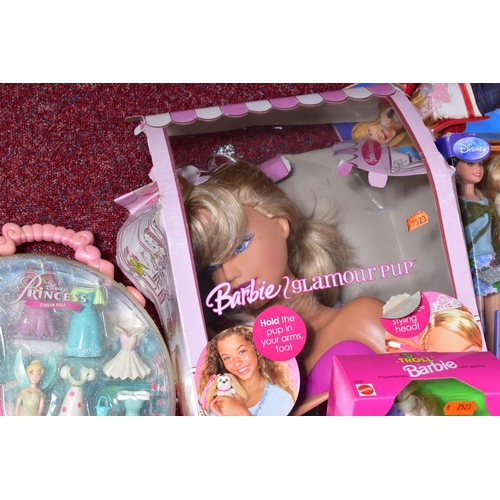 34 - A QUANTITY OF ASSORTED BOXED MODERN DOLLS, to include Mattel Troll Barbie, No.10257, appears largely... 