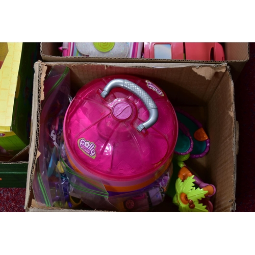 36 - AN EXTENSIVE COLLECTION OF BOXED AND UNBOXED ASSORTED POLLY POCKET DOLLS, CLOTHING AND ACCESSORIES, ... 