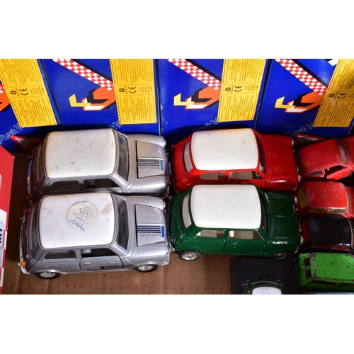 43 - A QUANTITY OF BOXED AND UNBOXED MODERN DIECAST AND PLASTIC AUSTIN MORRIS & B.M.W. MINI MODELS, to in... 