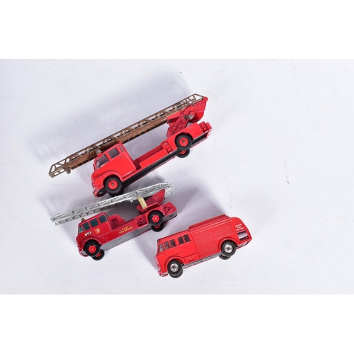 6 - A BOXED DINKY SUPERTOYS BEDFORD TURNTABLE FIRE ESCAPE, No.956, playworn condition with paint loss an... 