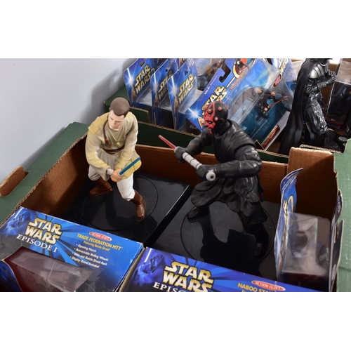 101 - A QUANTITY OF BOXED AND UNBOXED MODERN STAR WARS ITEMS, boxed items are mainly Hasbro Attack of the ... 