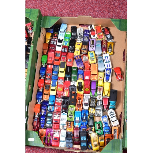 118 - A QUANTITY OF UNBOXED AND ASSORTED MAINLY MATTEL HOT WHEELS DIECAST VEHICLES, mainly recent issues, ... 