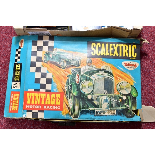 124 - A BOXED SCALEXTRIC VINTAGE MOTOR RACING SET, No.V3, with one Bentley 4.5 Litre Supercharged Racing C... 