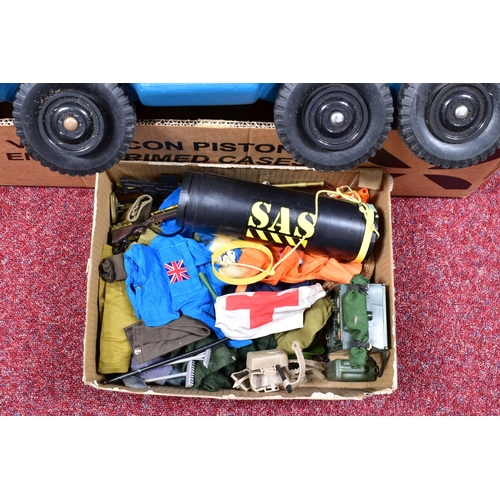 125 - A QUANTITY OF UNBOXED AND ASSORTED PALITOY ACTION MAN CLOTHING, FIGURES, ACCESSORIES AND VEHICLES, o... 