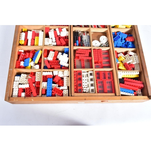 93 - AN ORIGINAL WOODEN LEGO SYSTEM BOX, containing a quantity of 1960's and 1970's Lego, to include Fire... 