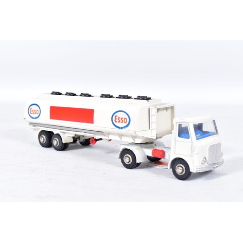 138 - A BOXED DINKY TOYS A.E.C. ARTICULATED ESSO FUEL TANKER, No.945, appears complete and in very good co... 