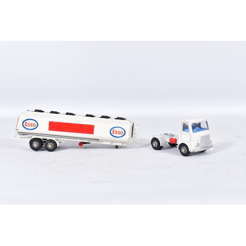 138 - A BOXED DINKY TOYS A.E.C. ARTICULATED ESSO FUEL TANKER, No.945, appears complete and in very good co... 