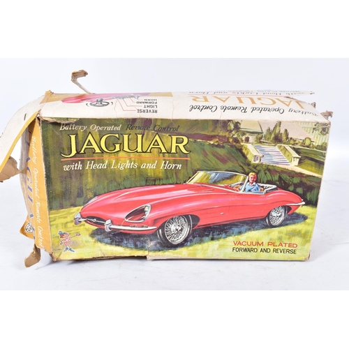 147 - A BOXED MARX TOYS BATTERY OPERATED PLASTIC JAGUAR E TYPE, not tested, missing one windscreen wiper, ... 