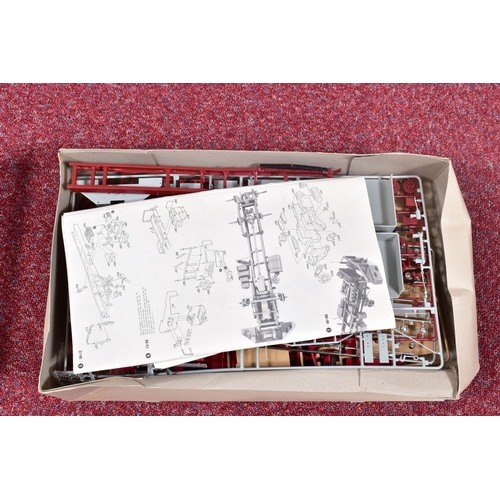 152 - A BOXED UNBUILT AIRFIX JAMES BOND MOONRAKER SPACE SHIP PLASTIC CONSTRUCTION KIT, Series 10, No.10178... 