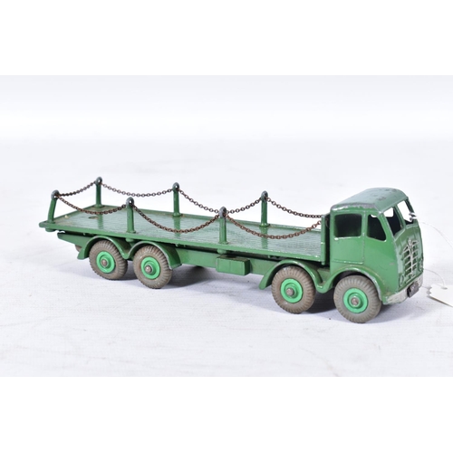 159 - AN UNBOXED DINKY SUPERTOYS FODEN FLAT TRUCK WITH CHAINS, No.505/905, 2nd type cab, green cab, chassi... 