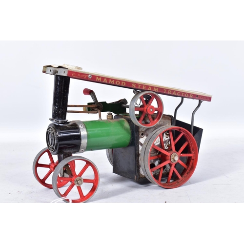 172 - AN UNBOXED MAMOD LIVE STEAM TRACTION ENGINE, No.TE1A, not tested, playworn condition, funnel detache... 