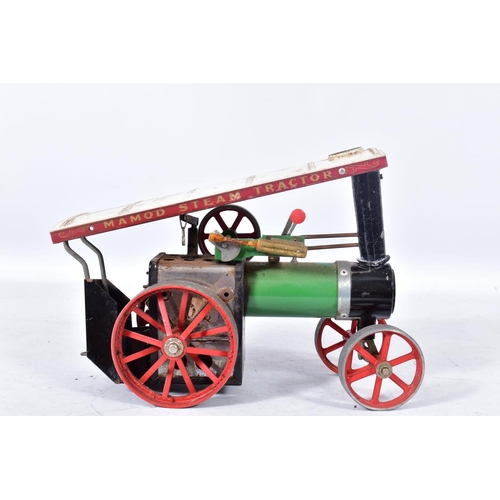 172 - AN UNBOXED MAMOD LIVE STEAM TRACTION ENGINE, No.TE1A, not tested, playworn condition, funnel detache... 