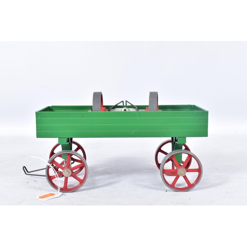 172 - AN UNBOXED MAMOD LIVE STEAM TRACTION ENGINE, No.TE1A, not tested, playworn condition, funnel detache... 